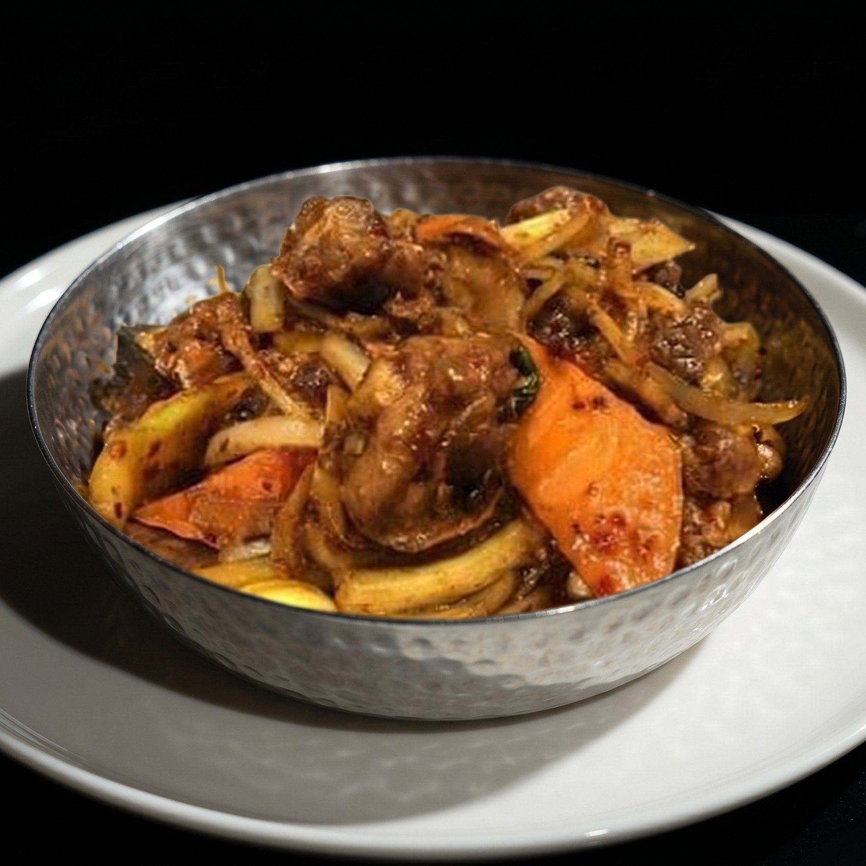 Spicy Pot with Chicken 干锅香辣鸡块.