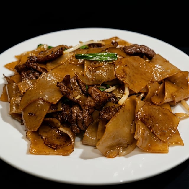 Beef Chow Fun 干炒牛河.